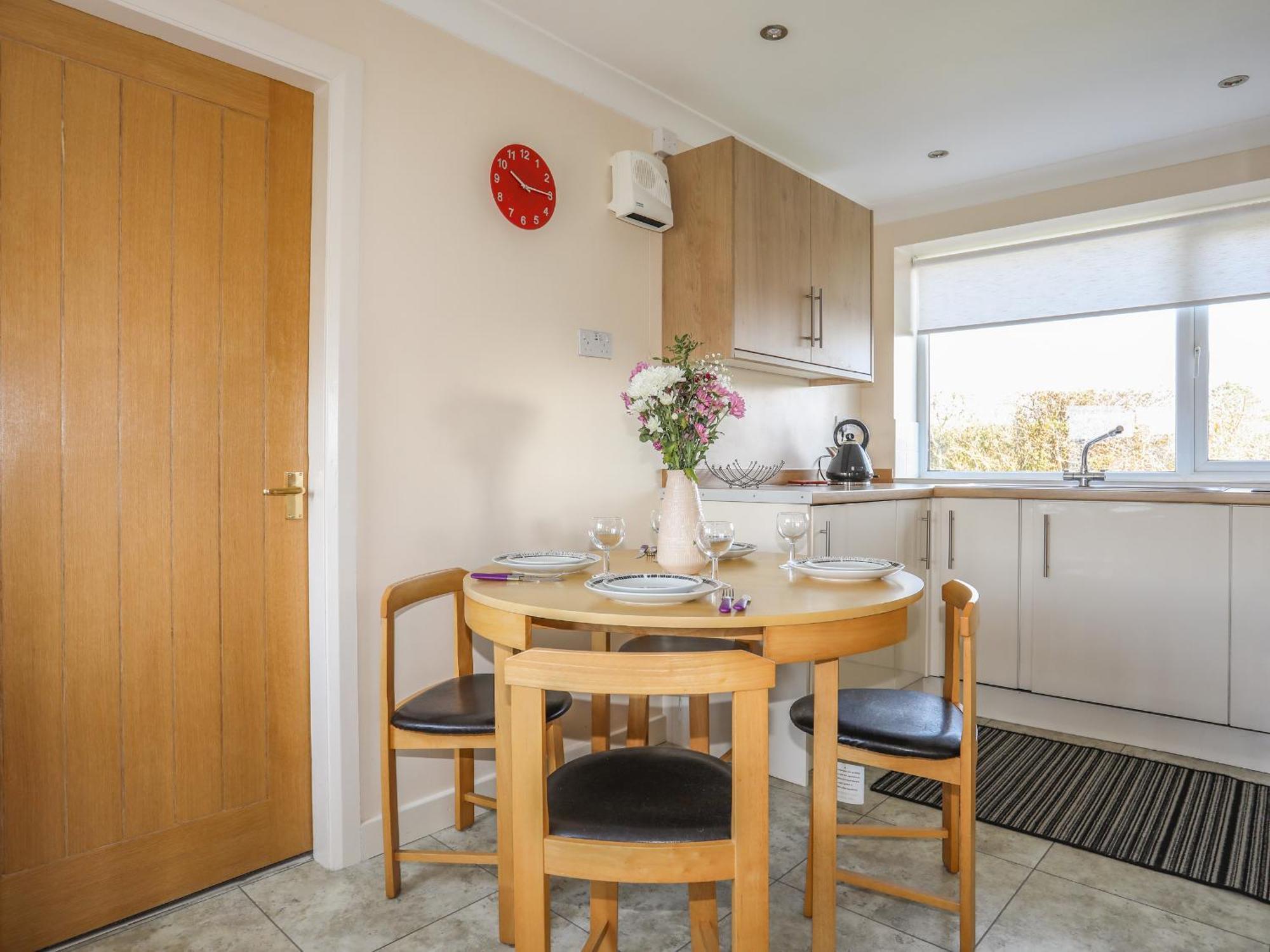 Tan Twr Farm Cottage Dwyran Kültér fotó